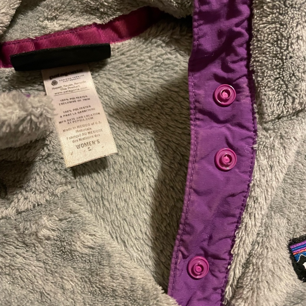 Woman's Patagonia Fleece - Picture 2 of 2